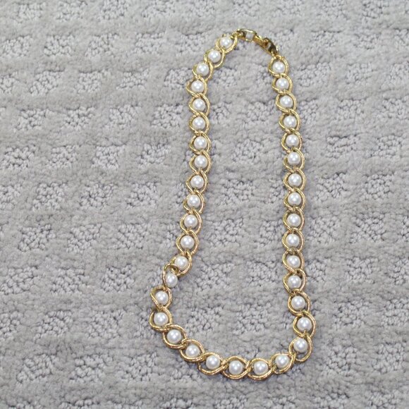Napier Jewelry - Vntg 80's Napier 18" Bold Simulated Pearl in Gold Tone Links Necklace Signed